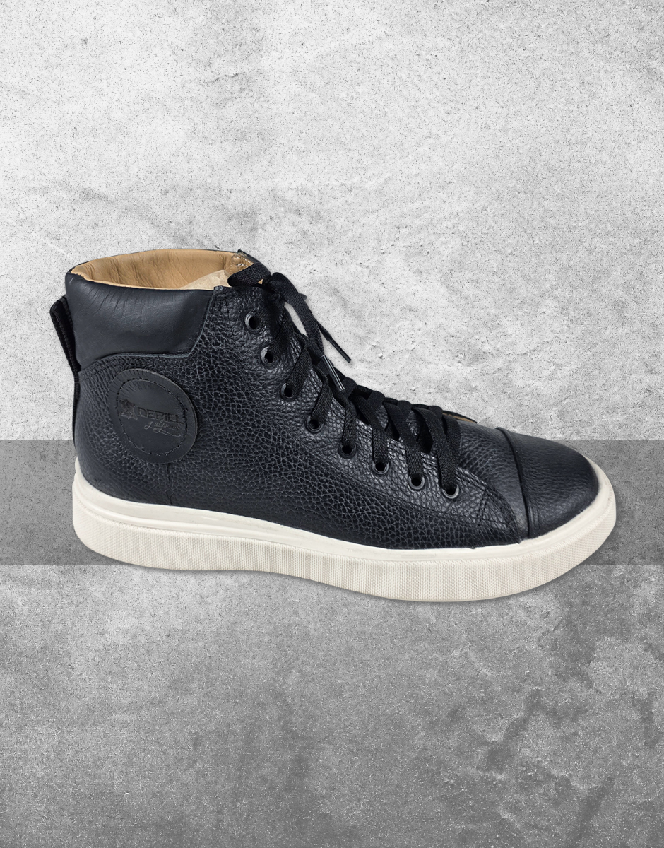 Sneakers de Piel – Negros